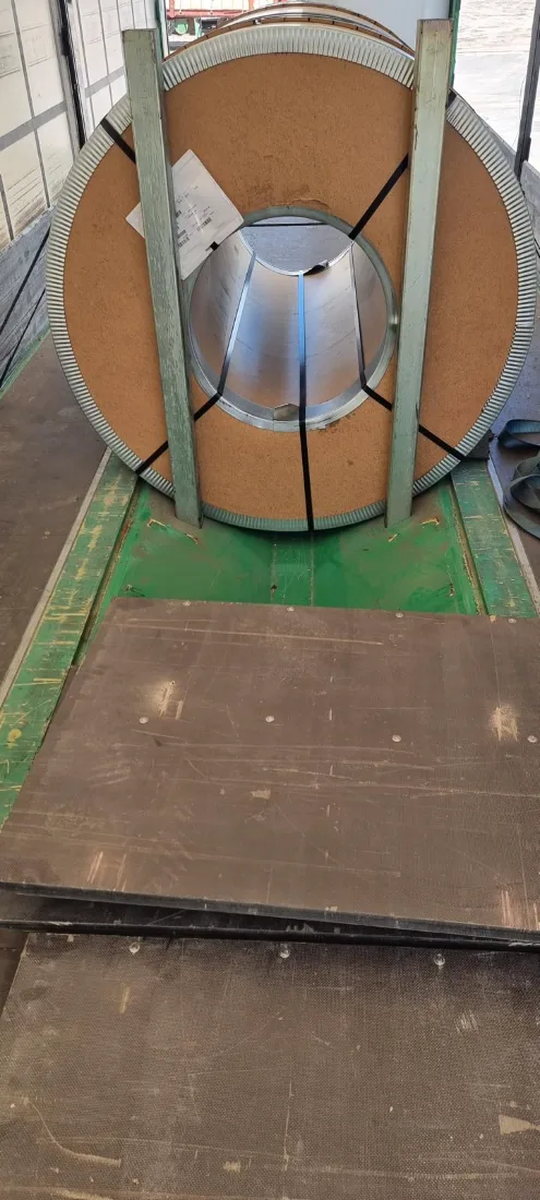 Bobina metálica preparada para el transporte